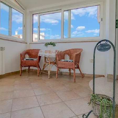 Hundefreundliches Mit Privatem Balkon, Waschmaschine, Klima, Wifi * Karpinjan