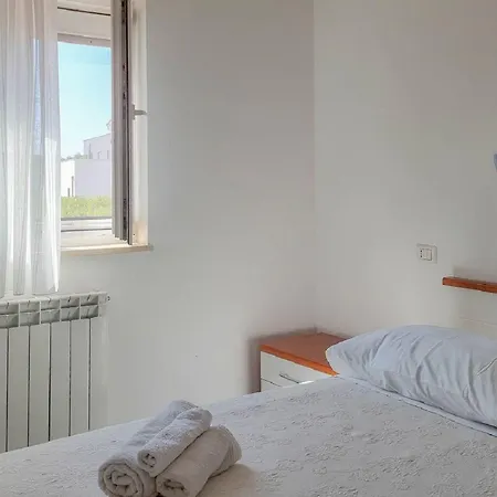 Apartman Hundefreundliches Mit Privatem Balkon, Waschmaschine, Klima, Wifi *