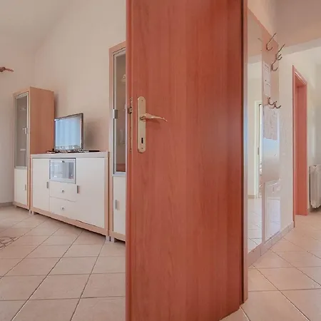 Hundefreundliches Mit Privatem Balkon, Waschmaschine, Klima, Wifi * Karpinjan