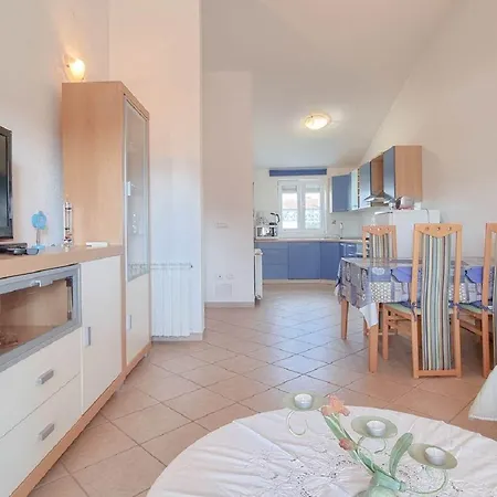Hundefreundliches Mit Privatem Balkon, Waschmaschine, Klima, Wifi